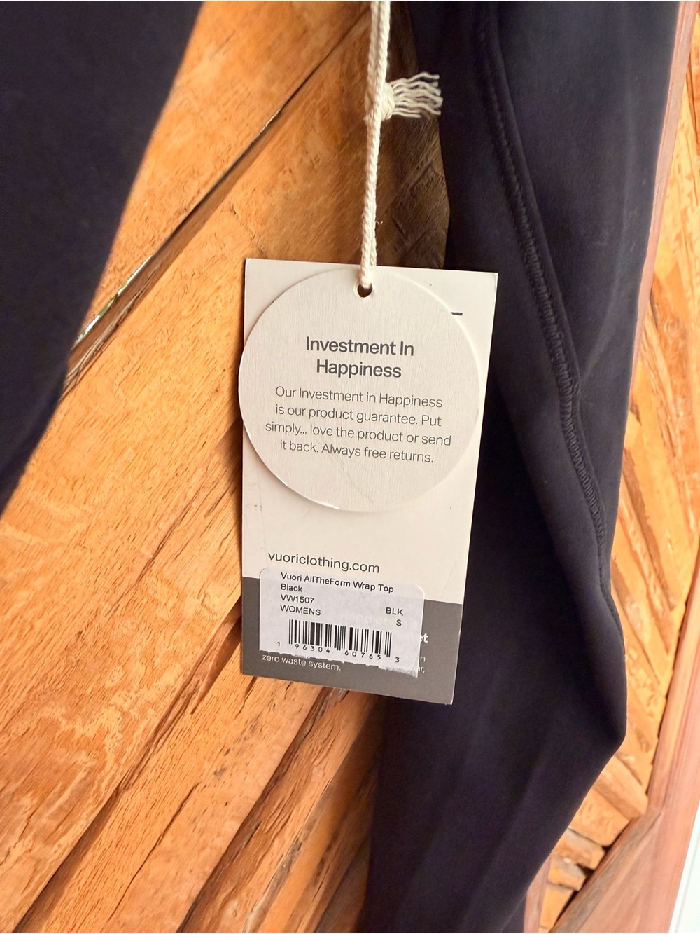 Vuori AllTheForm™ Wrap Top - Black - Picture 6 of 7